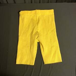 Love Star Women's Yellow Ribbed Knit Biker Shorts Size L